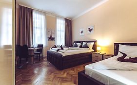 Aurellia Apartments